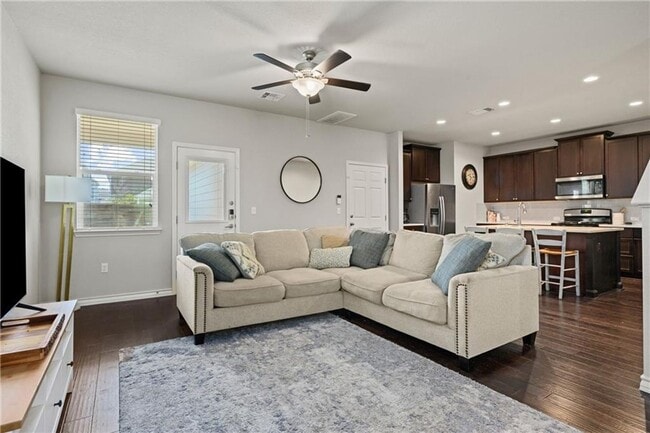 Building Photo - Newly Constructed, 4 BR / 3 BA Home - 2 Car Garage - Pool - Close to Mueller