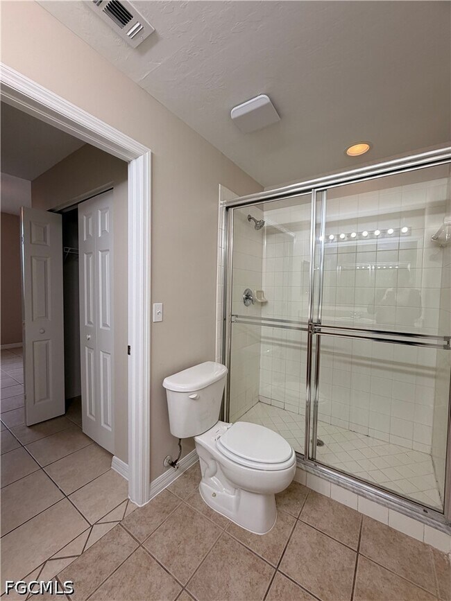 Building Photo - 4299 Bellasol Cir Unit 2613