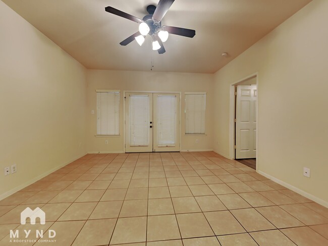 Photo - 2711 Lexington Park Dr