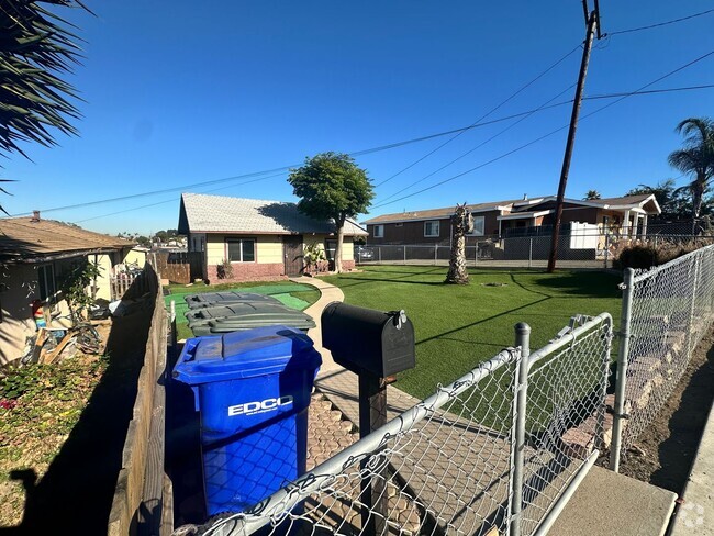 Building Photo - Charming 3-Bedroom Home with Fenced Yard i...