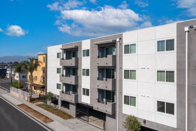Building Photo - 15755 Saticoy St Unit 307 Rental