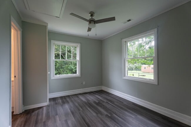 Building Photo - 3 Bedroom, 1 Bath Home in Pendleton