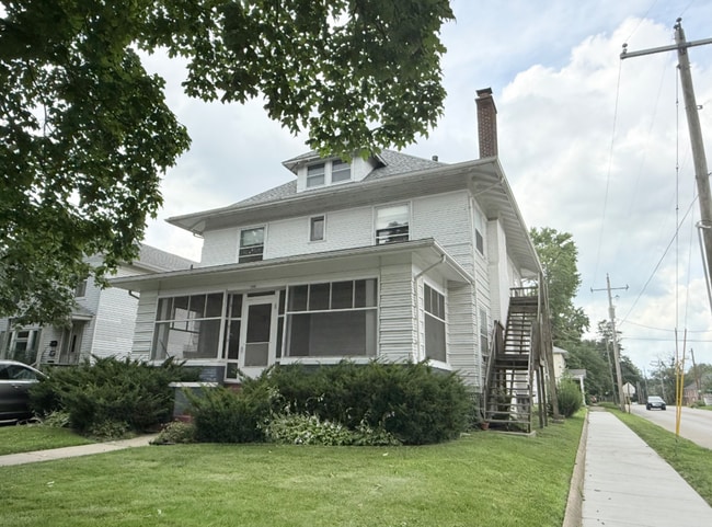 Building Photo - 522 E Chestnut St Unit 1