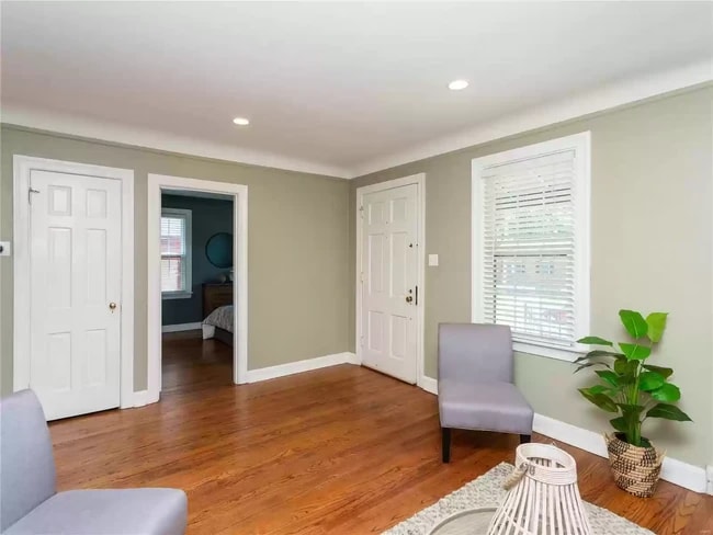 Photo - 8739 White Ave