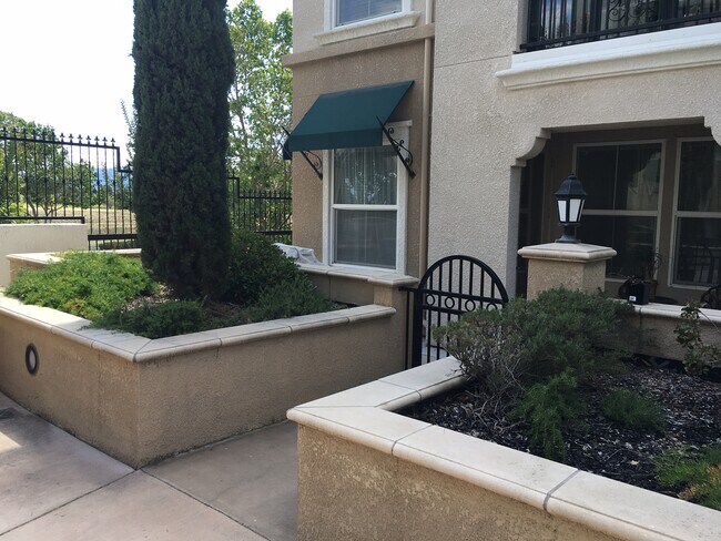 Entrance 1 from the guest elevator - 3275 Dublin Blvd Unidad 108