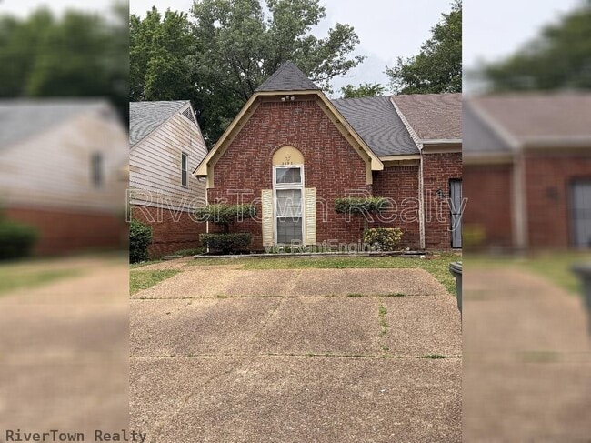 Building Photo - 3693 Hyacinth Dr