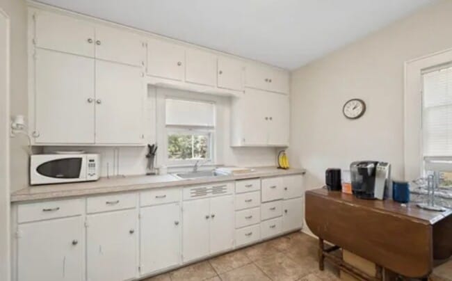 Photo - 303 3rd St NW Unit Upper