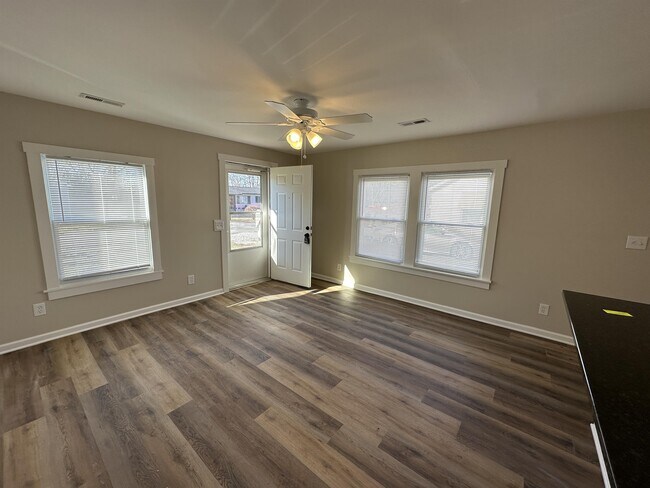 Photo - 609 Carver Ave House