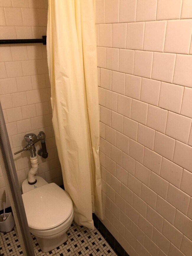 Photo - 233 Lafayette St