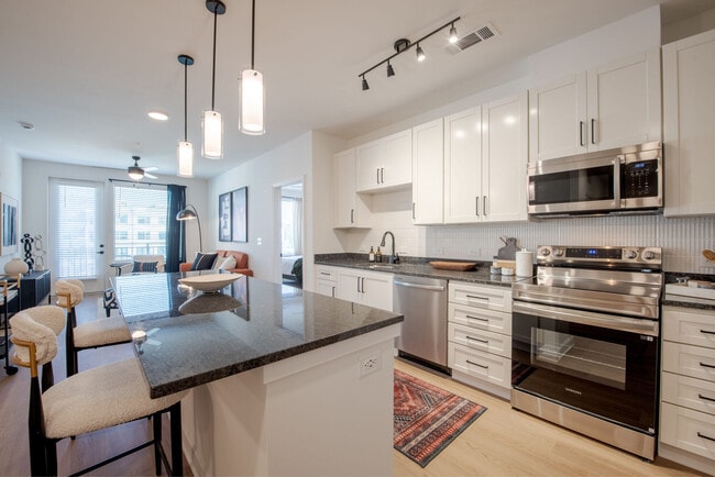 Photo - Taryn at 401