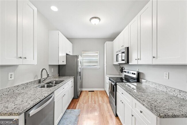 Photo - 809 Spencer St NW