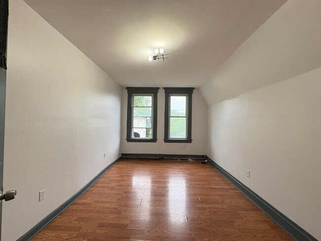 Photo - 287 Avon Ave Unidad 3