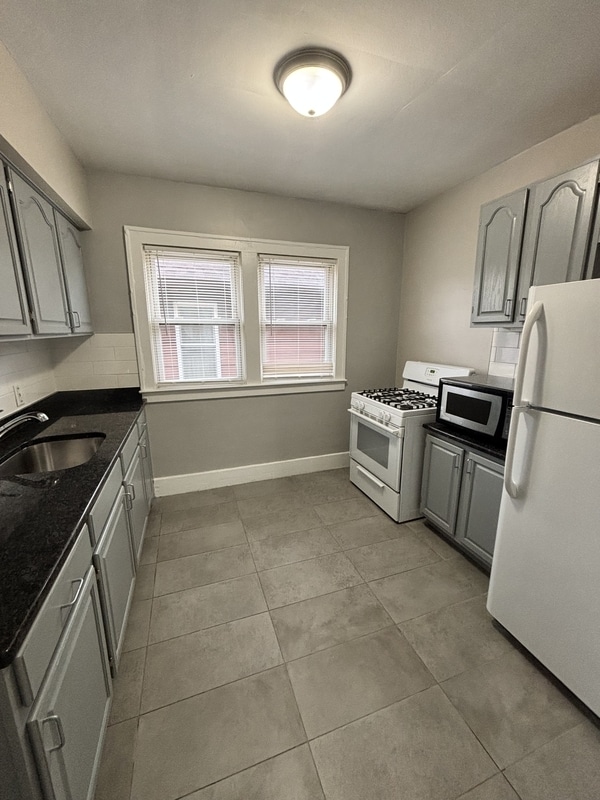 Photo - 168 Bondie St