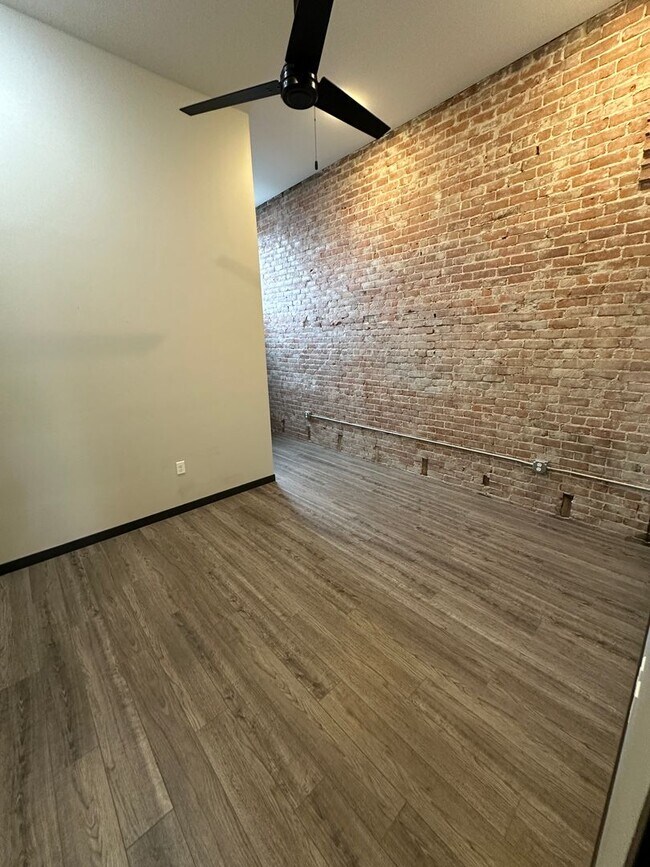 Photo - 409 W Norfolk Ave Unit 201