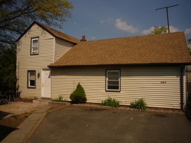 Photo - 514 W Camplain Rd