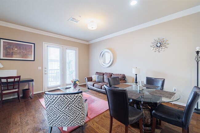 Photo - 2400 McCue Rd