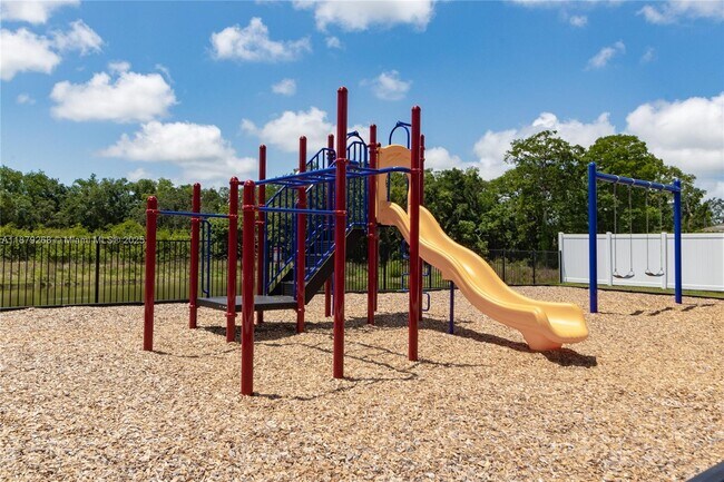 Photo - 8247 Tanager Sq Unit 306