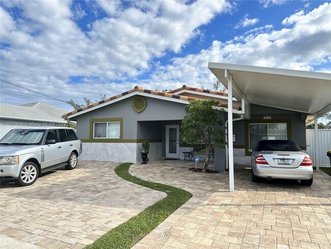 Building Photo - 911 NW 7th St Rental