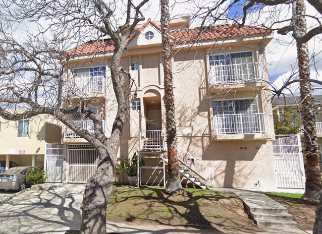 8525 Saturn St