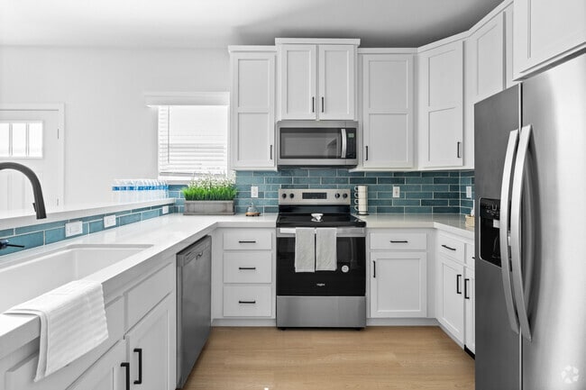 2BR, 1BA - 757SF - Kitchen