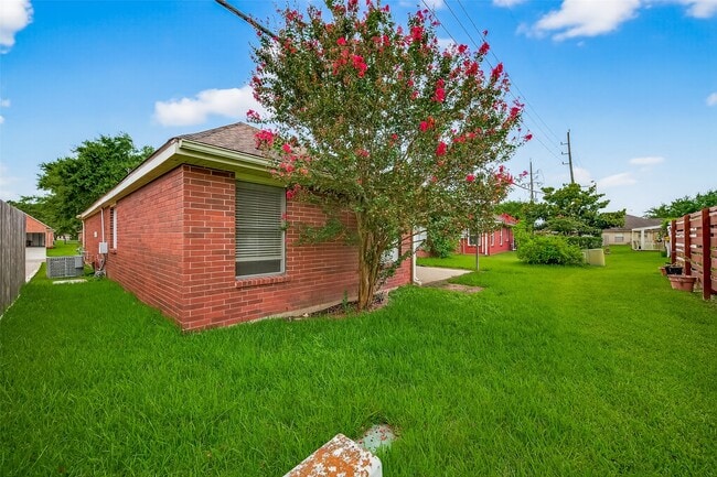 Building Photo - 914 W Peach Hollow Cir