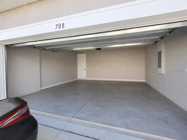 Photo - 708 Griffon Ave