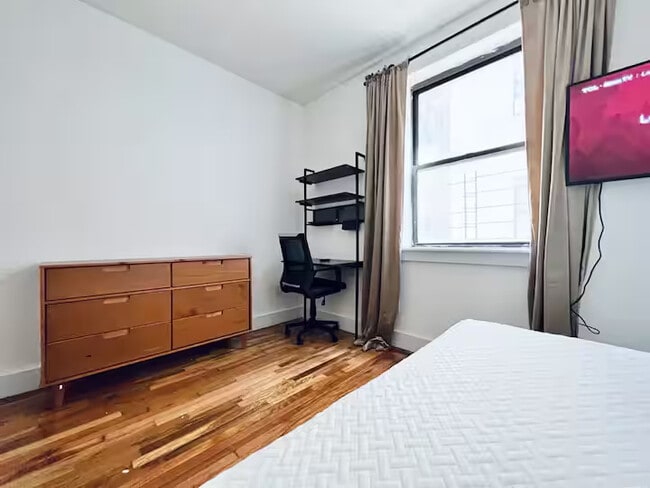 Furnished room/NOT APARTMENT