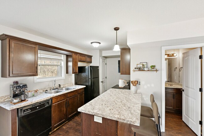 Photo - 1758 Spring Water