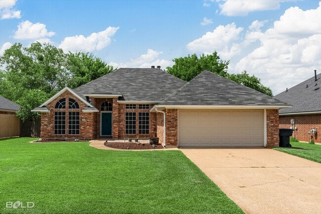 Building Photo - 3 Bedroom 2 Baths 2000 sq/ft in Stockwell