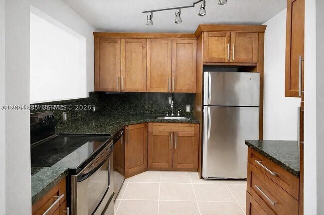 Photo - 100 Bayview Dr Unit 310