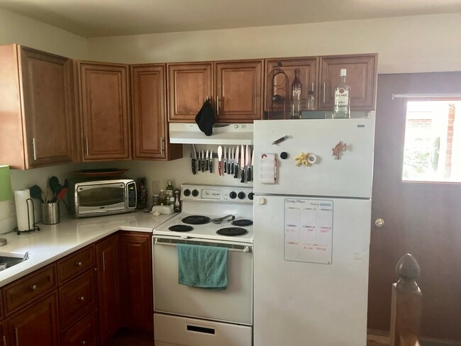 Kitchen - 2301 Cheyenne St Unit A