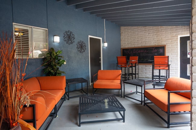 Citrus Salón - Terrace Hill