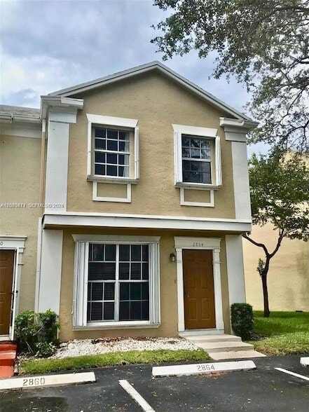 Building Photo - 2864 S Cambridge Ln