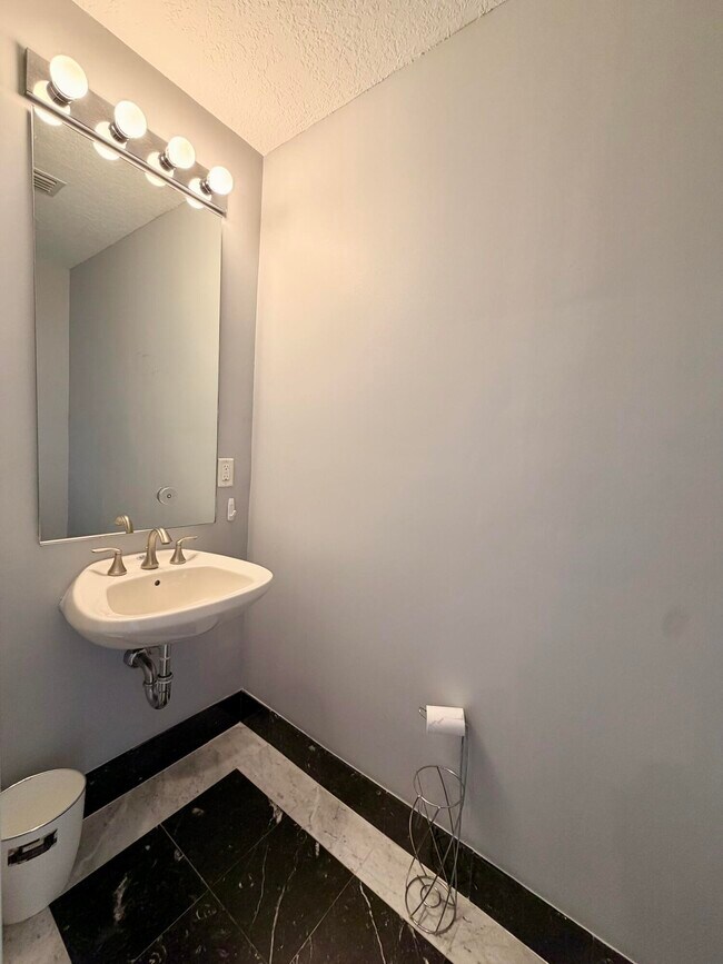 Photo - 701 S Olive Ave Unit 317