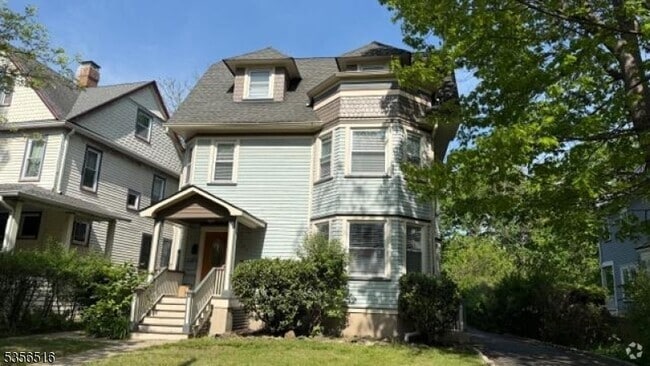 Building Photo - 120 Midland Ave Rental