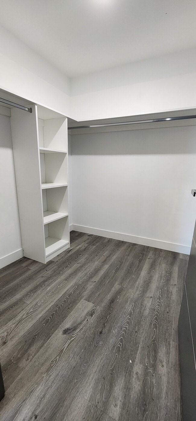 Photo - 7040 Woodman Ave Unit 204