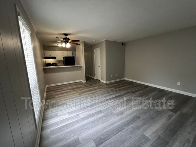 Photo - 5874-C Century Oaks Drive