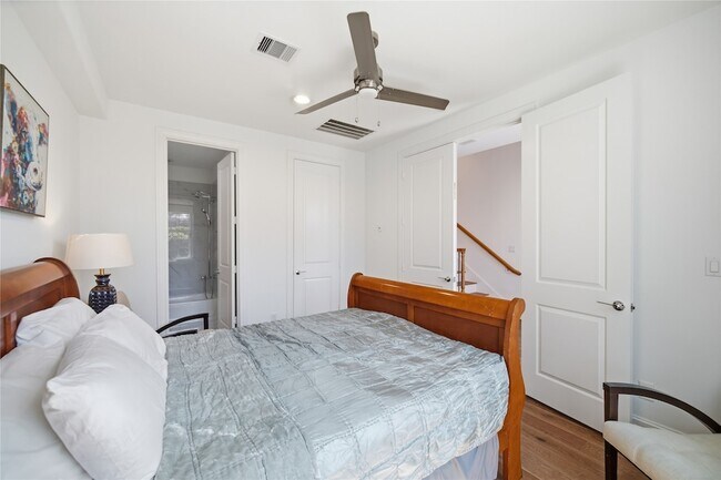 Photo - 707 Bringhurst St