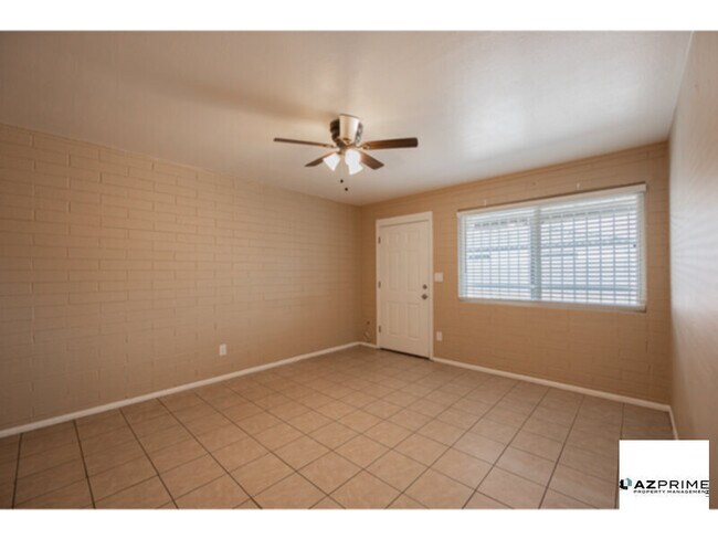 Photo - FREE ONE MONTH RENT MOVE IN SPECIAL! Modern 1/1 Phoenix Apartment - Stylish & Convenient!