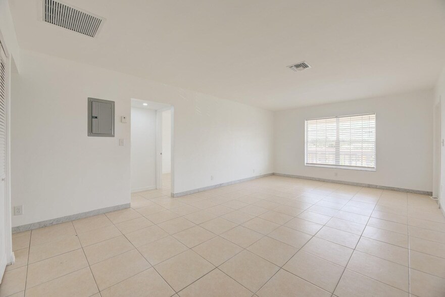 Photo - 1017 NW 30th Ct Unit 2