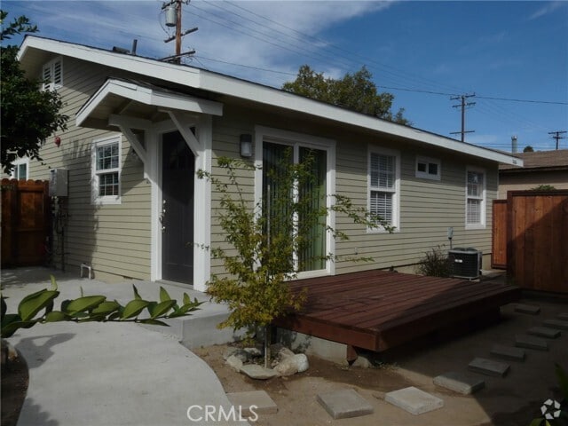 Building Photo - 2445 5th St Rental