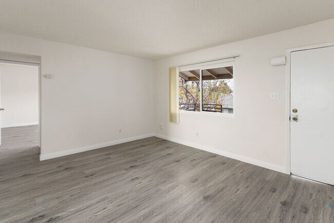 Photo - Colum4229 Apartments