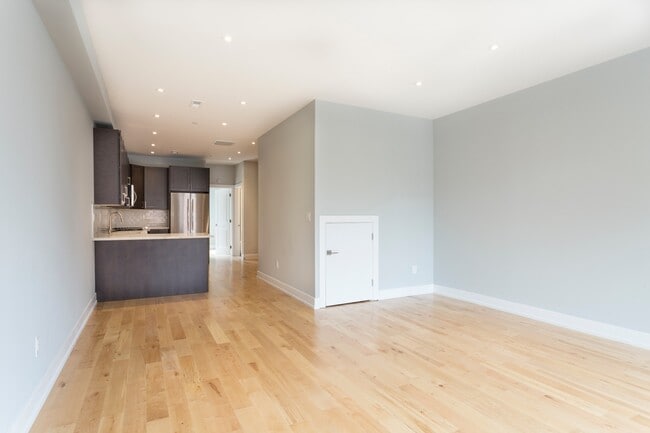 Living Room - 2436 W Thompson St Unit B