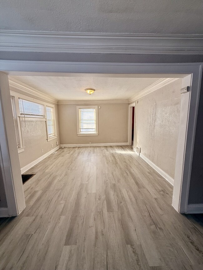 Photo - 5524 Woodland Ave