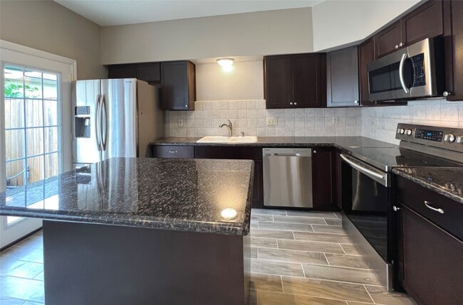 Photo - 3300 Bellefontaine Unit 2