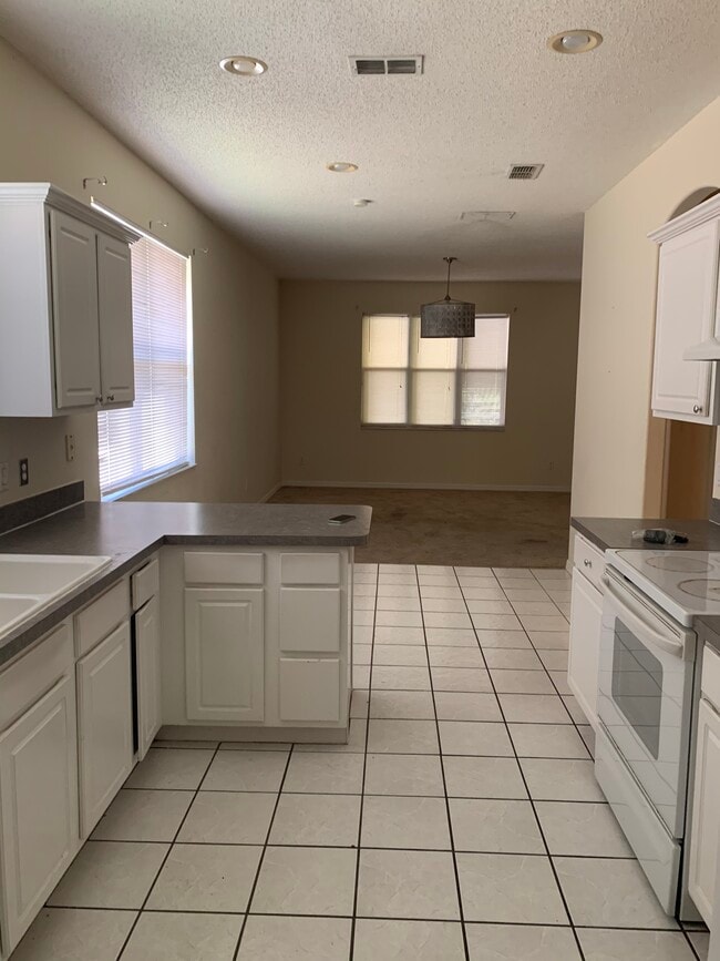 Photo - 1976 Willow Wood Dr