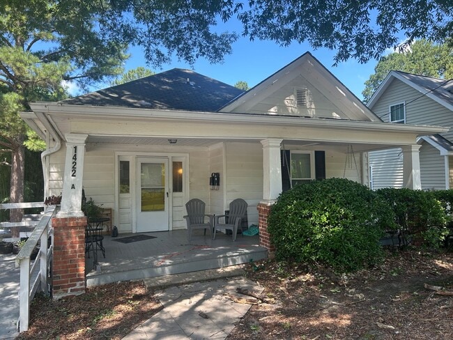 Building Photo - Spacious 3BR/2BA Duplex in Historic Lakewo... Unit A