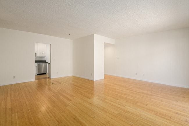 Living Room - 2803 Arizona Ave