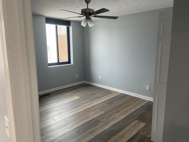 Photo - 210 W Main St Unit 2