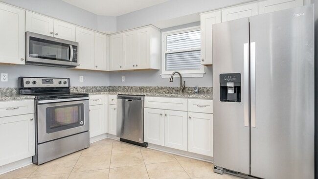 Photo - 3 bedroom, 2 bathroom, open concept home in the heart of Virginia Beach!